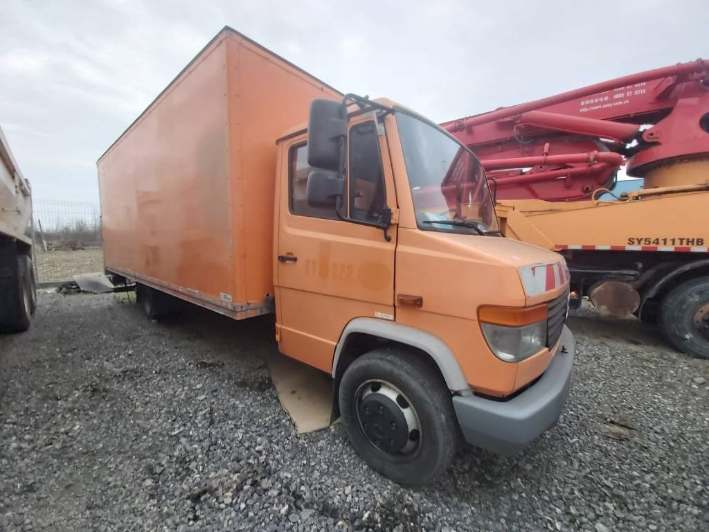 Mercedes-Benz 814D - Koffer LKW: das Bild 3 Mercedes-Benz 814D - Koffer LKW: das Bild 3