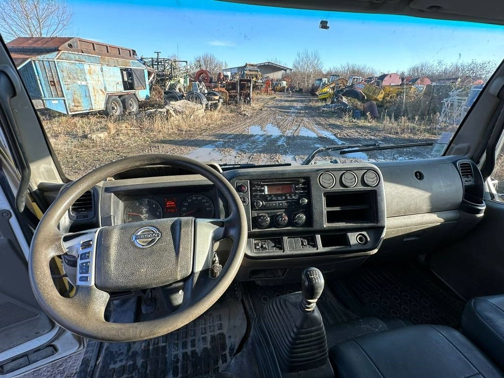 Kipper Nissan NT500: das Bild 10 Kipper Nissan NT500: das Bild 10