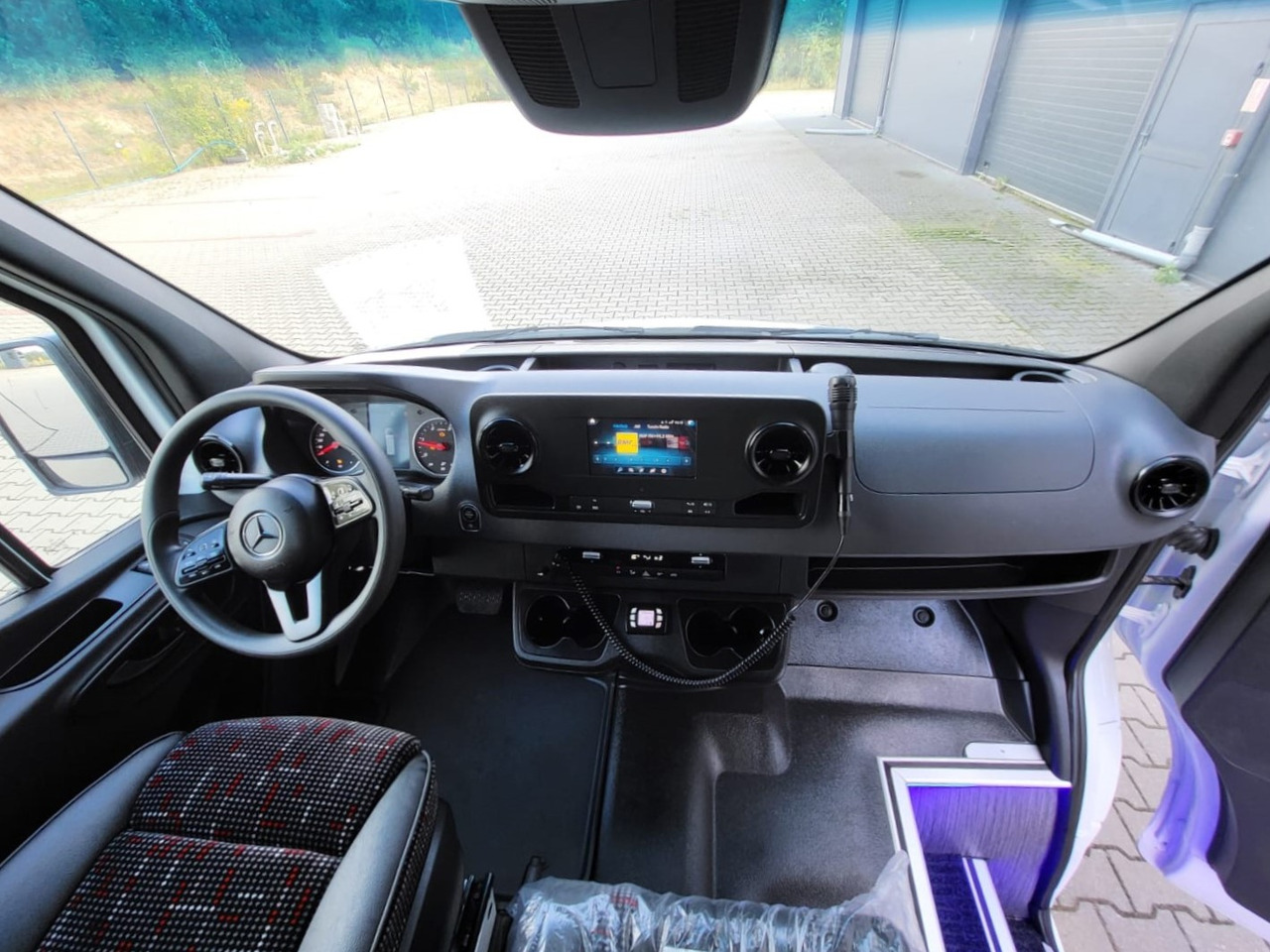 Reisebus Mercedes-Benz Sprinter 519 CDI 24 places + 4 standing NEW: das Bild 10