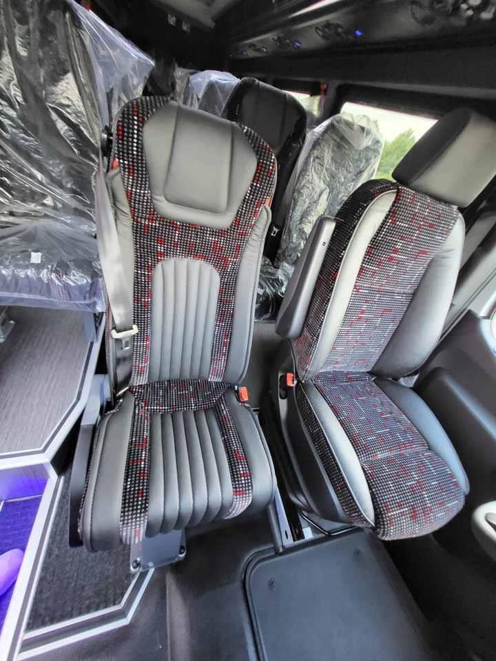 Reisebus Mercedes-Benz Sprinter 519 CDI 24 places + 4 standing NEW: das Bild 11