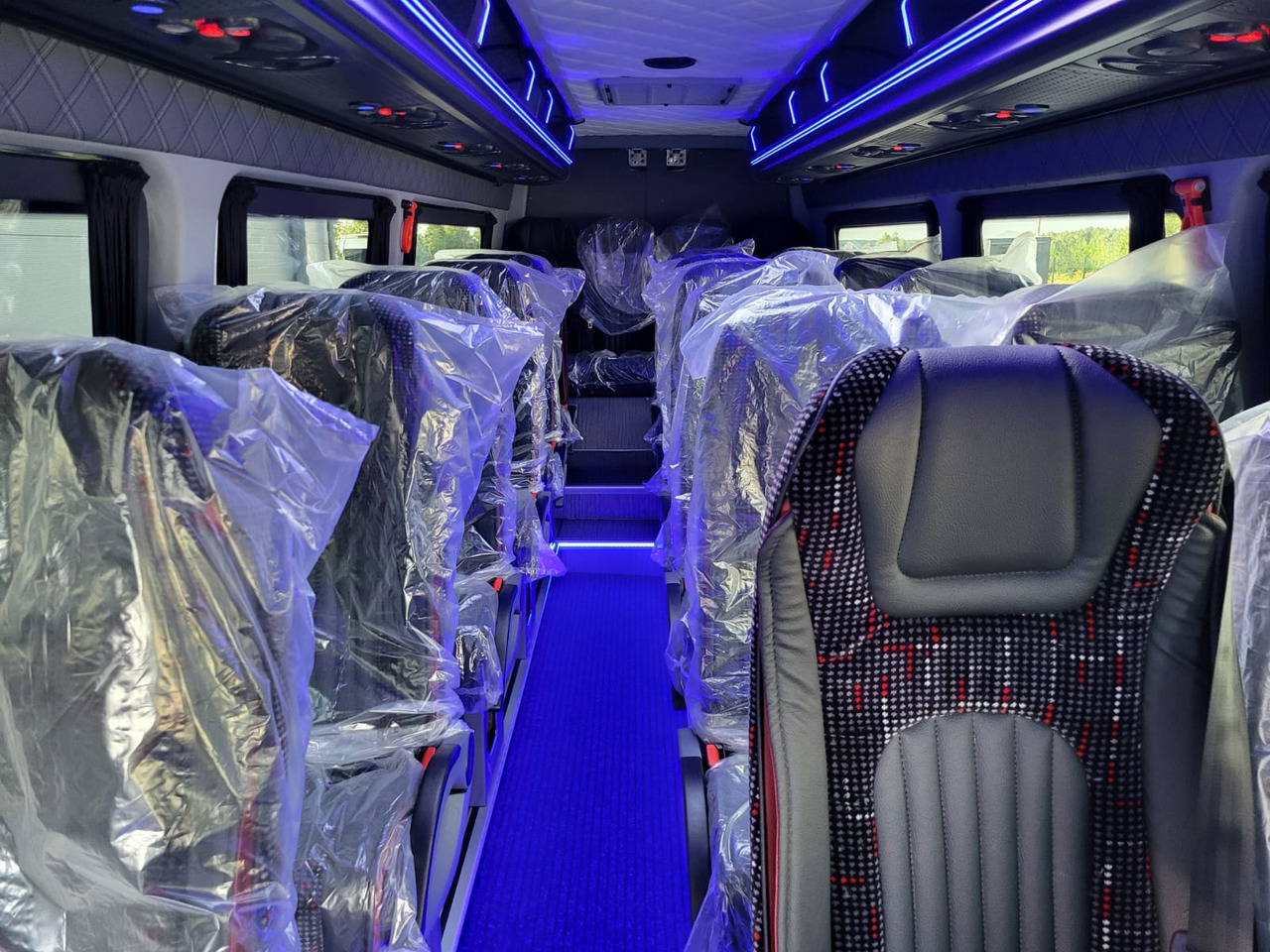 Reisebus Mercedes-Benz Sprinter 519 CDI 24 places + 4 standing NEW: das Bild 12