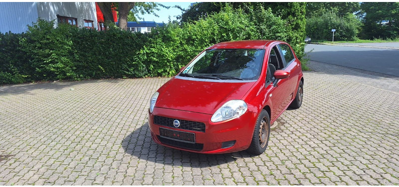 Fiat Punto - PKW: das Bild 2 Fiat Punto - PKW: das Bild 2