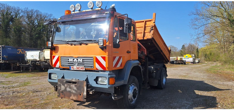 MAN TGM 18.240PS 4x4 3.S-Kipper mit Kran - Kipper, Autokran: das Bild 2 MAN TGM 18.240PS 4x4 3.S-Kipper mit Kran - Kipper, Autokran: das Bild 2