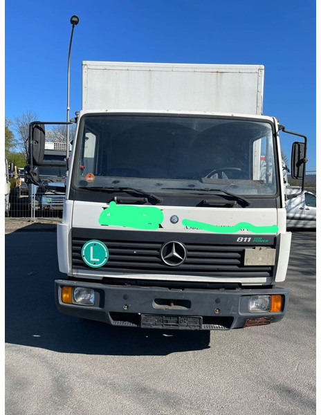 Mercedes-Benz 811 Koffer Blatt/Blatt Gefedert - Koffer LKW: das Bild 3 Mercedes-Benz 811 Koffer Blatt/Blatt Gefedert - Koffer LKW: das Bild 3