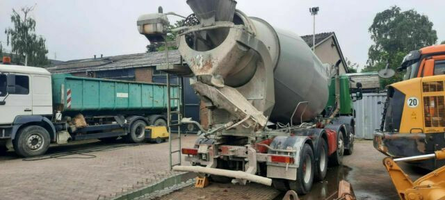 Scania P340PS 4-Achser 8x4 Betonmischer Euro:4 - Betonmischer LKW: das Bild 4 Scania P340PS 4-Achser 8x4 Betonmischer Euro:4 - Betonmischer LKW: das Bild 4