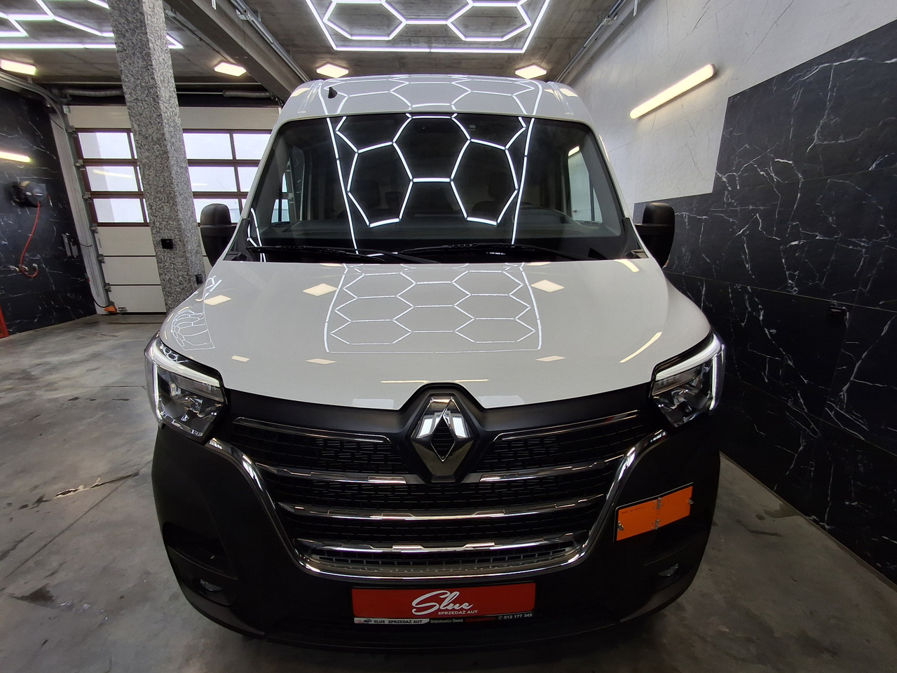 Renault Master ADR 9.1.1.2 EX/II - Kastenwagen: das Bild 2 Renault Master ADR 9.1.1.2 EX/II - Kastenwagen: das Bild 2