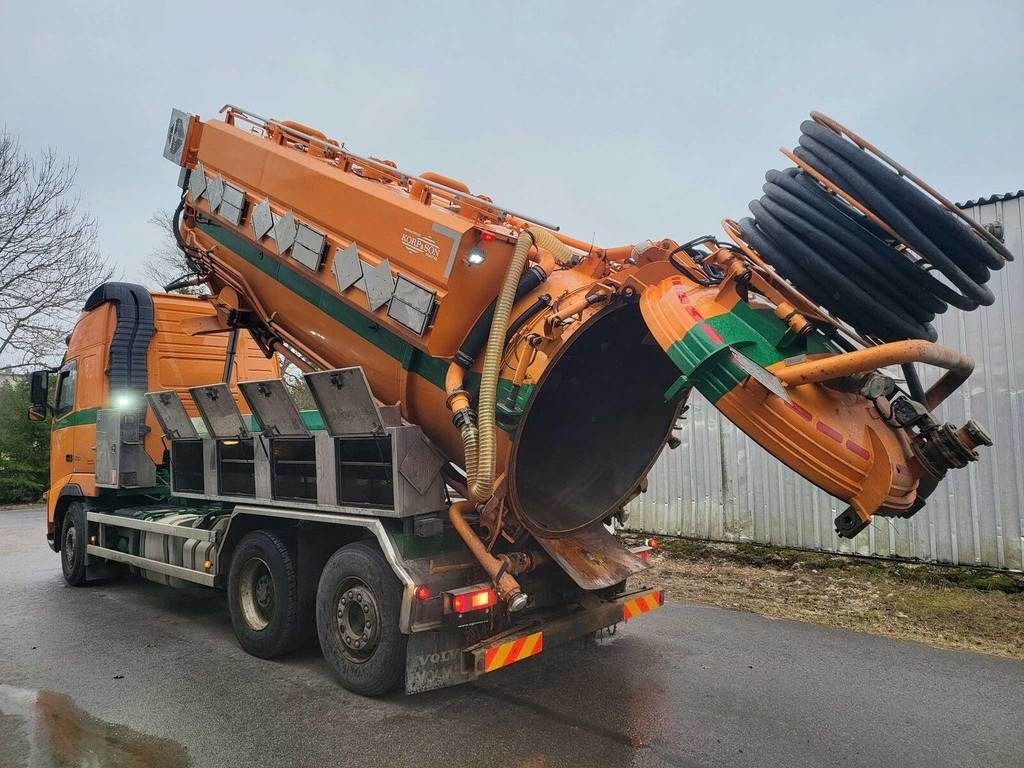 Volvo FH500 6X2 ADR KORP&SON - Saug-/ Spülfahrzeug: das Bild 2 Volvo FH500 6X2 ADR KORP&SON - Saug-/ Spülfahrzeug: das Bild 2