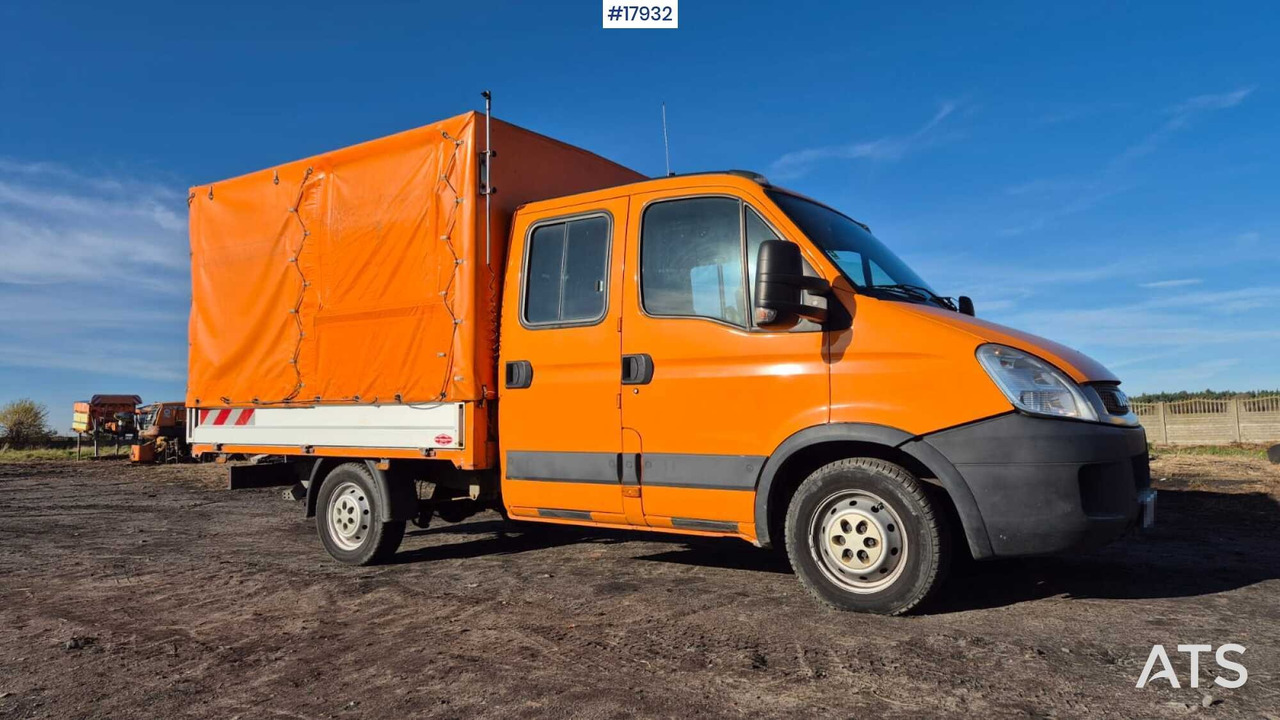 IVECO 35S14D double cab with box body (2011) - Transporter mit Plane, Transporter mit Doppelkabine: das Bild 3 IVECO 35S14D double cab with box body (2011) - Transporter mit Plane, Transporter mit Doppelkabine: das Bild 3
