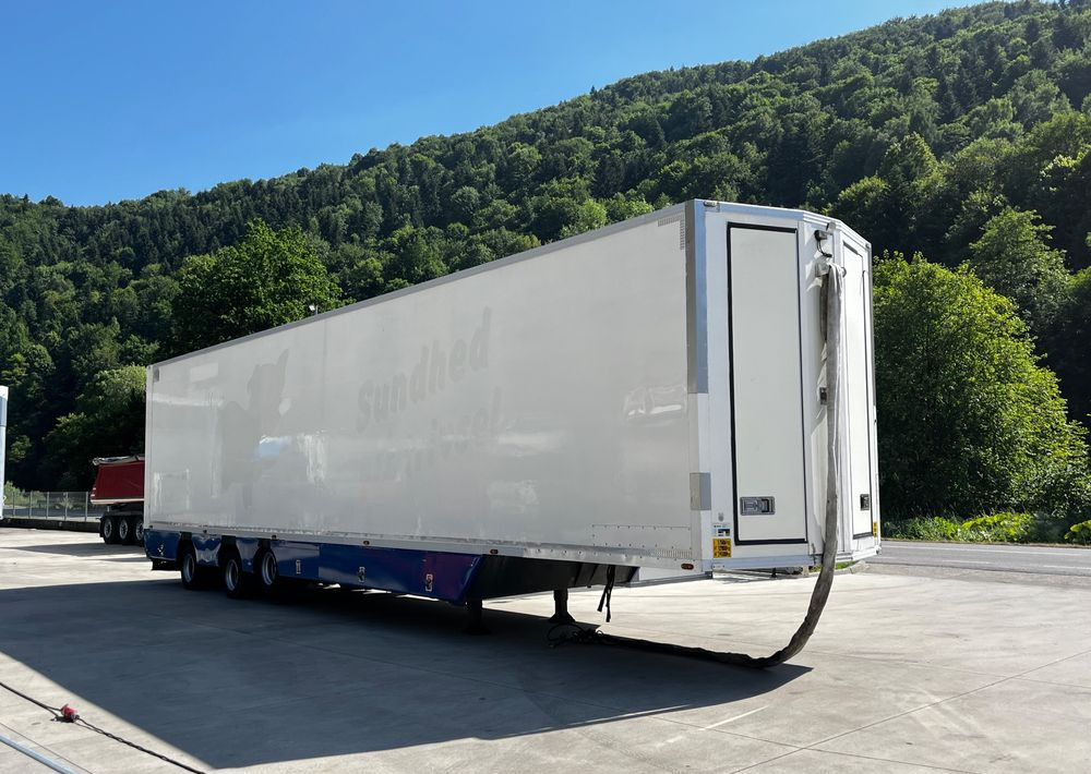 Pezzaioli HMK Industri // Do przewozu zwierząt // 2004 Rok // 3 Pokłady // Waga // Osi skrętne // Oznonacja // - Tiertransporter Auflieger: das Bild 4 Pezzaioli HMK Industri // Do przewozu zwierząt // 2004 Rok // 3 Pokłady // Waga // Osi skrętne // Oznonacja // - Tiertransporter Auflieger: das Bild 4