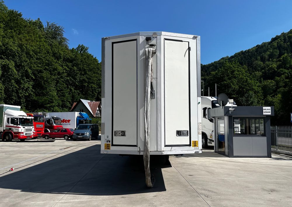 Pezzaioli HMK Industri // Do przewozu zwierząt // 2004 Rok // 3 Pokłady // Waga // Osi skrętne // Oznonacja // - Tiertransporter Auflieger: das Bild 3 Pezzaioli HMK Industri // Do przewozu zwierząt // 2004 Rok // 3 Pokłady // Waga // Osi skrętne // Oznonacja // - Tiertransporter Auflieger: das Bild 3