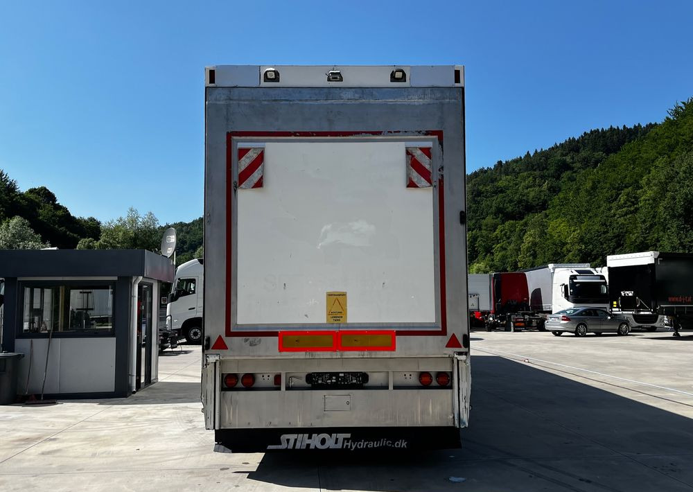 Pezzaioli HMK Industri // Do przewozu zwierząt // 2004 Rok // 3 Pokłady // Waga // Osi skrętne // Oznonacja // - Tiertransporter Auflieger: das Bild 5 Pezzaioli HMK Industri // Do przewozu zwierząt // 2004 Rok // 3 Pokłady // Waga // Osi skrętne // Oznonacja // - Tiertransporter Auflieger: das Bild 5