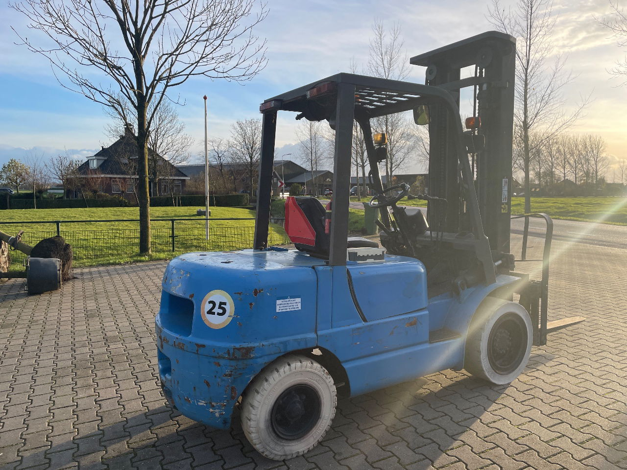 Nissan 3.5 tons diesel heftruck triplo 5.50m Hefhoogte 2000 uur - Gabelstapler: das Bild 3 Nissan 3.5 tons diesel heftruck triplo 5.50m Hefhoogte 2000 uur - Gabelstapler: das Bild 3