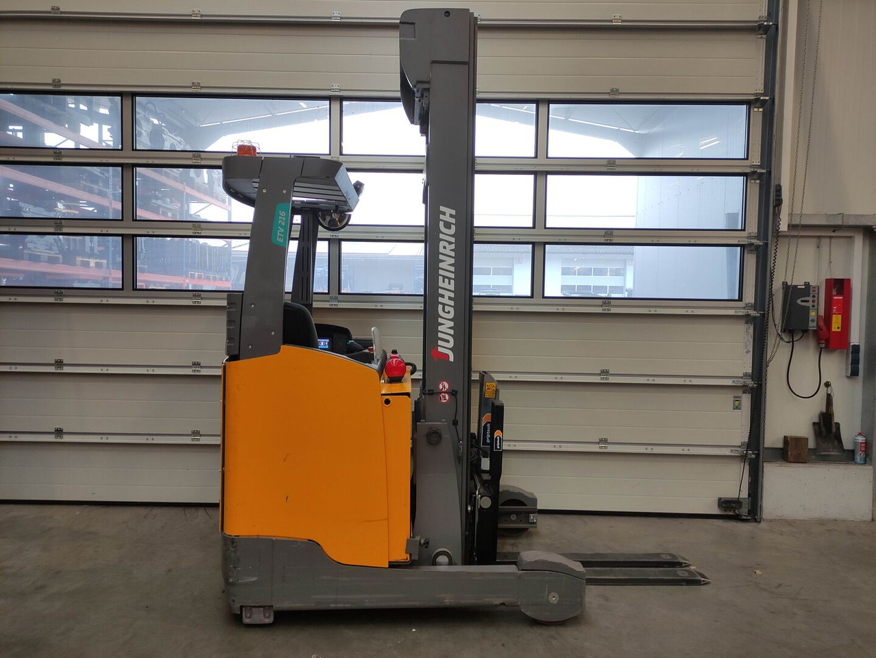 Jungheinrich ETV 216 - Schubmaststapler: das Bild 2 Jungheinrich ETV 216 - Schubmaststapler: das Bild 2