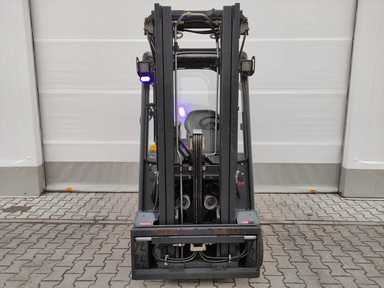 Linde E14-02-386 - Elektrostapler: das Bild 3 Linde E14-02-386 - Elektrostapler: das Bild 3