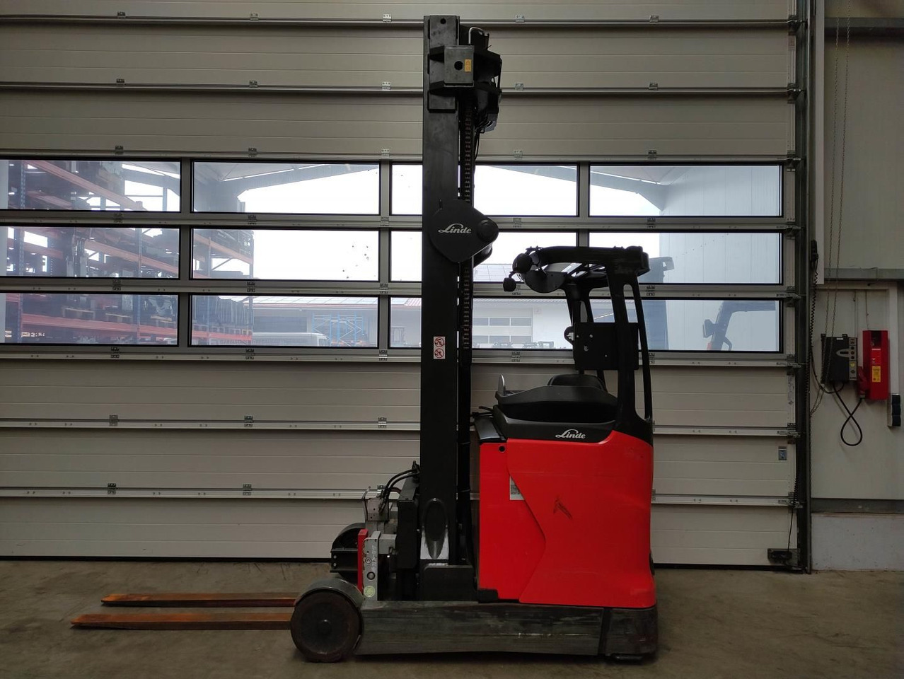 Linde R20-1120 - Schubmaststapler: das Bild 1 Linde R20-1120 - Schubmaststapler: das Bild 1