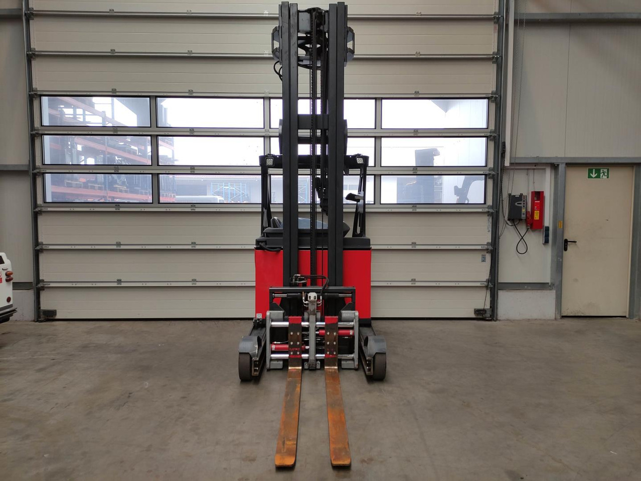 Linde R20-1120 - Schubmaststapler: das Bild 3 Linde R20-1120 - Schubmaststapler: das Bild 3