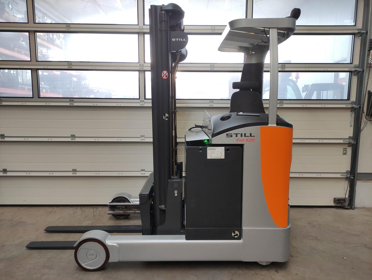 Still FM-X-25 (LACK NEU) - Schubmaststapler: das Bild 1 Still FM-X-25 (LACK NEU) - Schubmaststapler: das Bild 1