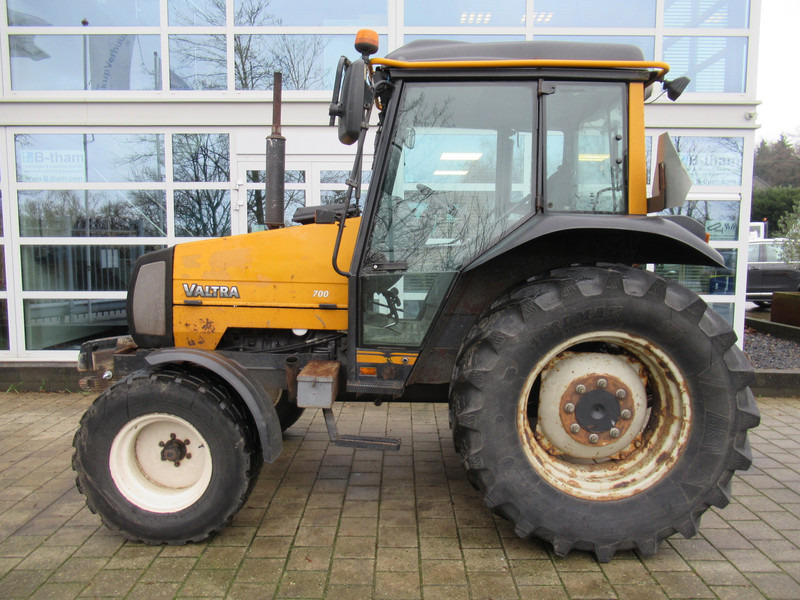 Valtra 700 4x2 VALMET - Traktor: das Bild 3 Valtra 700 4x2 VALMET - Traktor: das Bild 3