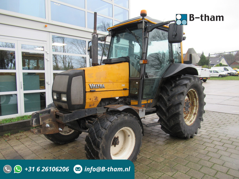 Valtra 700 4x2 VALMET - Traktor: das Bild 1 Valtra 700 4x2 VALMET - Traktor: das Bild 1
