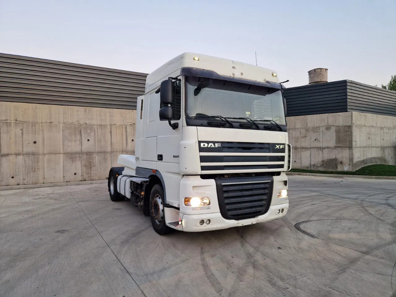 DAF XF 105.460 - Terminaltraktor: das Bild 2 DAF XF 105.460 - Terminaltraktor: das Bild 2
