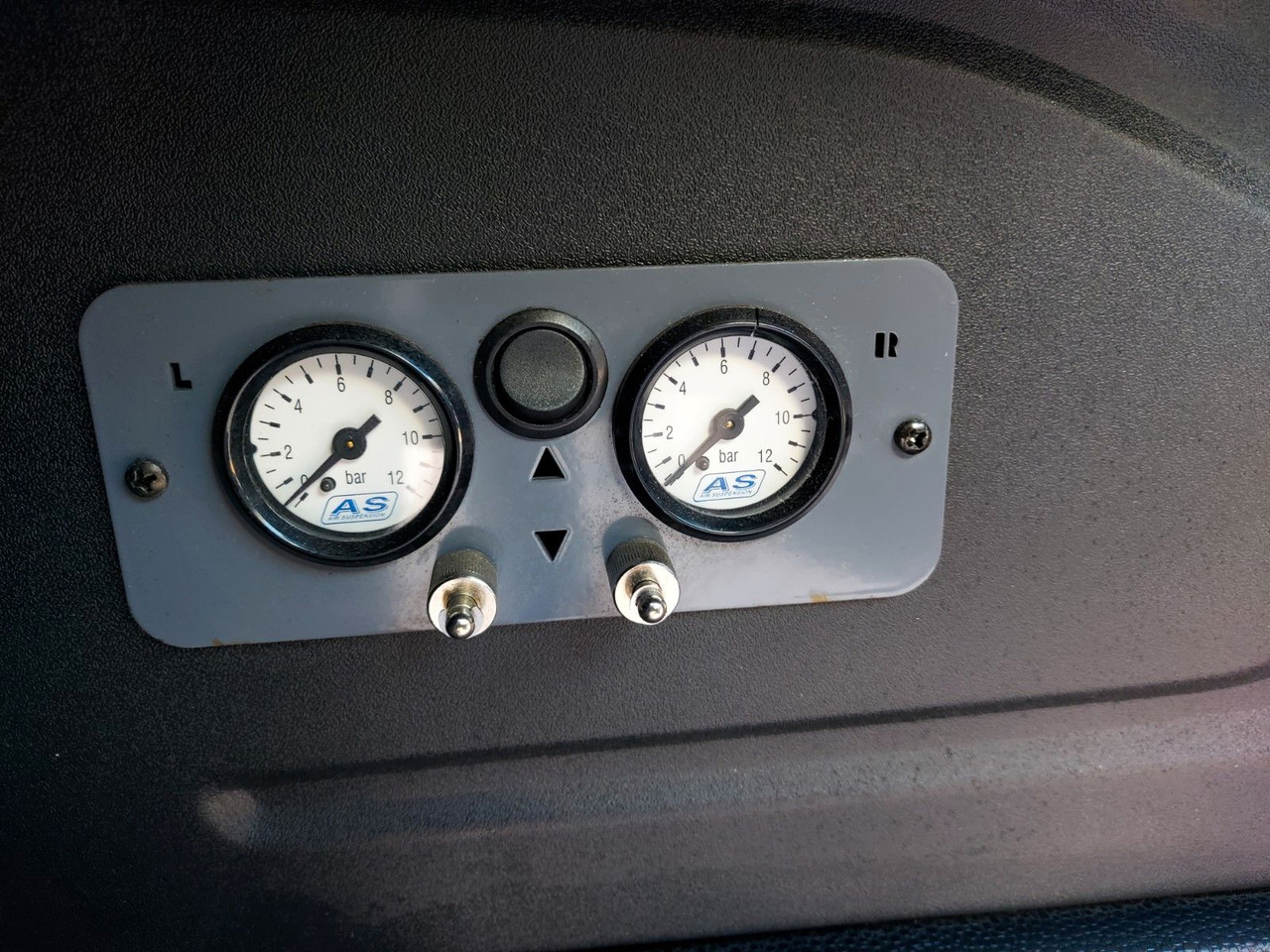 Ford Transit Pritsche 350 L4 extra lang Luftfeder - Pritschenwagen: das Bild 3 Ford Transit Pritsche 350 L4 extra lang Luftfeder - Pritschenwagen: das Bild 3