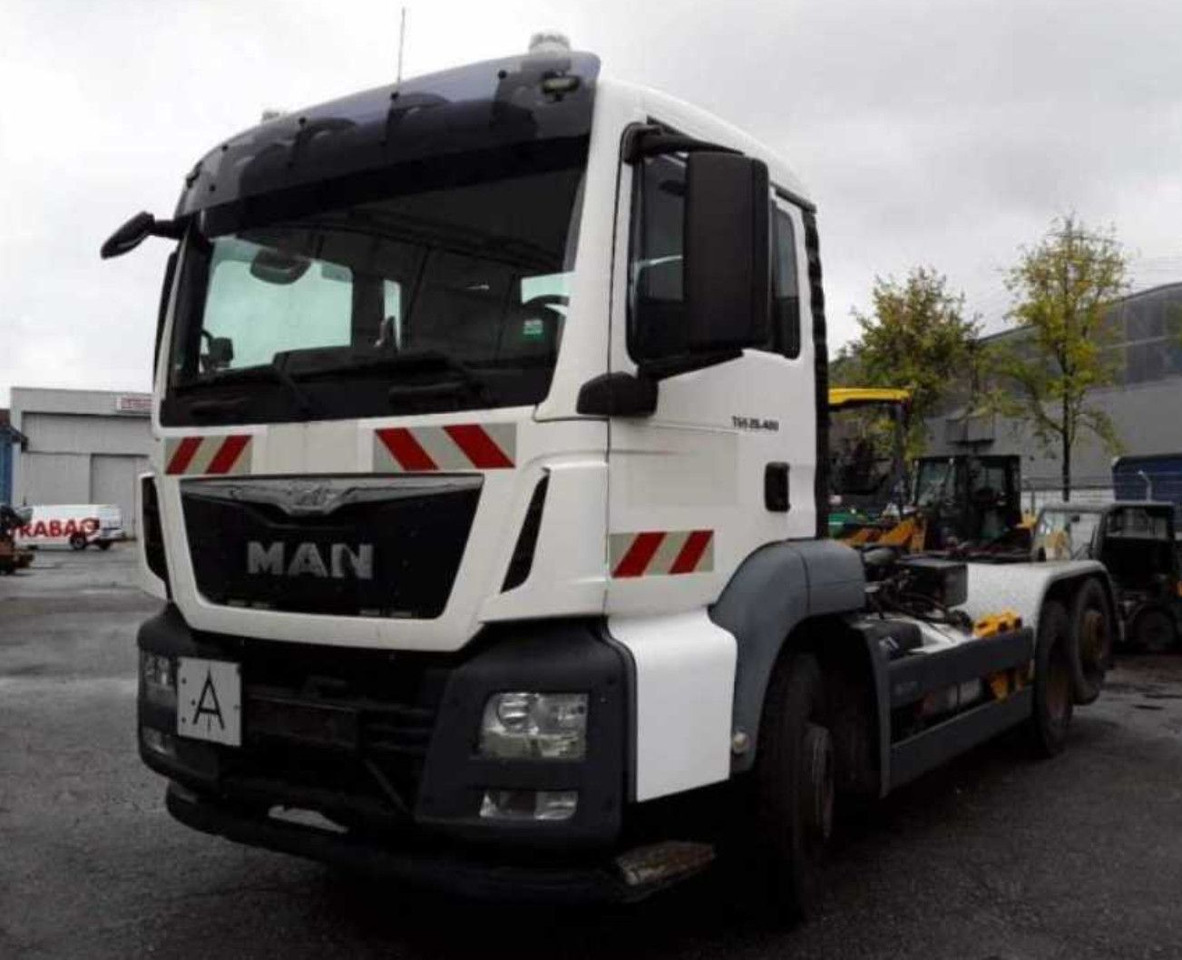 MAN 26.400 ABROLLER HIAB - Abrollkipper: das Bild 1 MAN 26.400 ABROLLER HIAB - Abrollkipper: das Bild 1