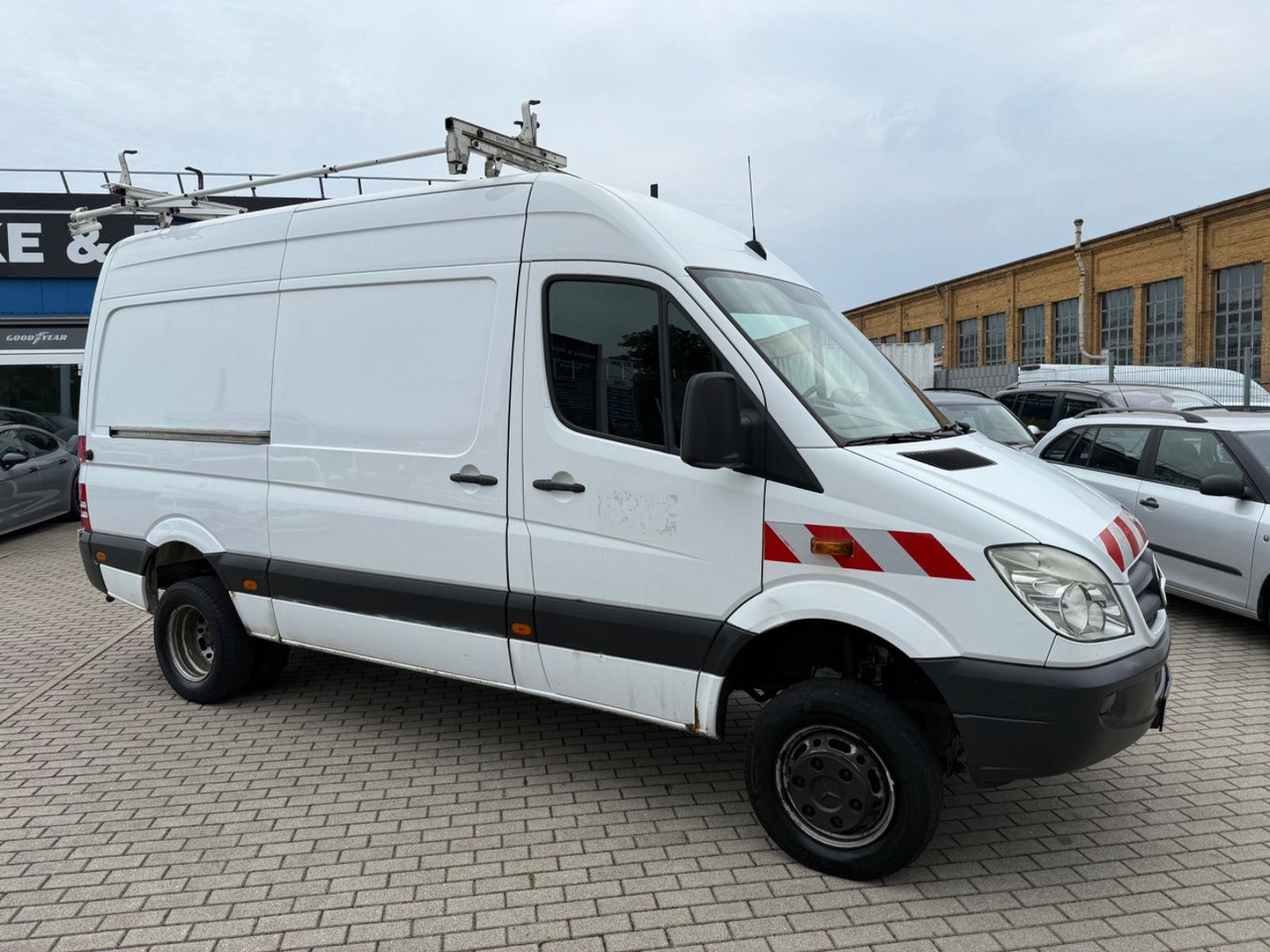 Mercedes-Benz Sprinter II Kasten 516 CDI 4X4 Allrad Standheiz. - Personentransporter: das Bild 2 Mercedes-Benz Sprinter II Kasten 516 CDI 4X4 Allrad Standheiz. - Personentransporter: das Bild 2