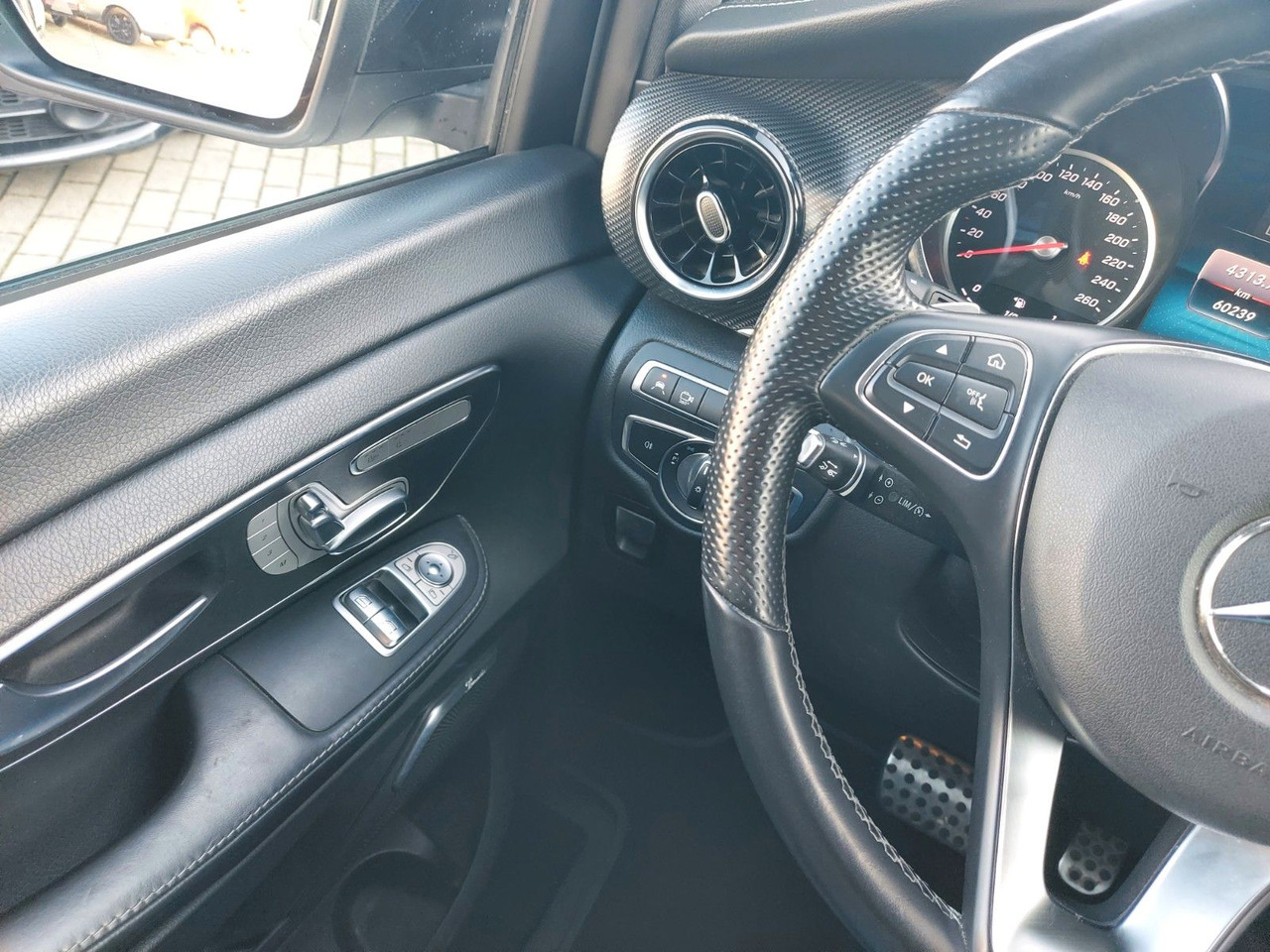 Personentransporter Mercedes-Benz V 250 AVANTGARDE EDITION AMG lang: das Bild 18 Personentransporter Mercedes-Benz V 250 AVANTGARDE EDITION AMG lang: das Bild 18