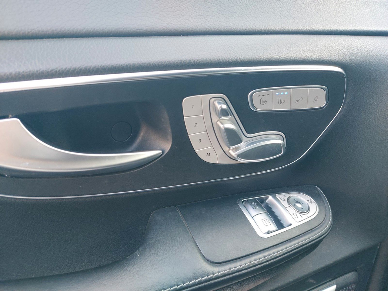 Personentransporter Mercedes-Benz V 250 AVANTGARDE EDITION AMG lang: das Bild 25 Personentransporter Mercedes-Benz V 250 AVANTGARDE EDITION AMG lang: das Bild 25