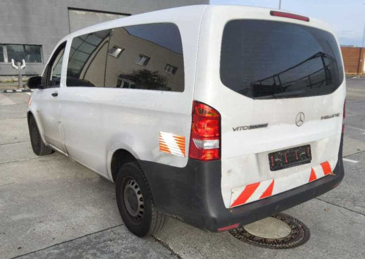Mercedes-Benz Vito Tourer 114CDI Lang TOURER KLIMA 10 /26 TÜV - Personentransporter: das Bild 3 Mercedes-Benz Vito Tourer 114CDI Lang TOURER KLIMA 10 /26 TÜV - Personentransporter: das Bild 3