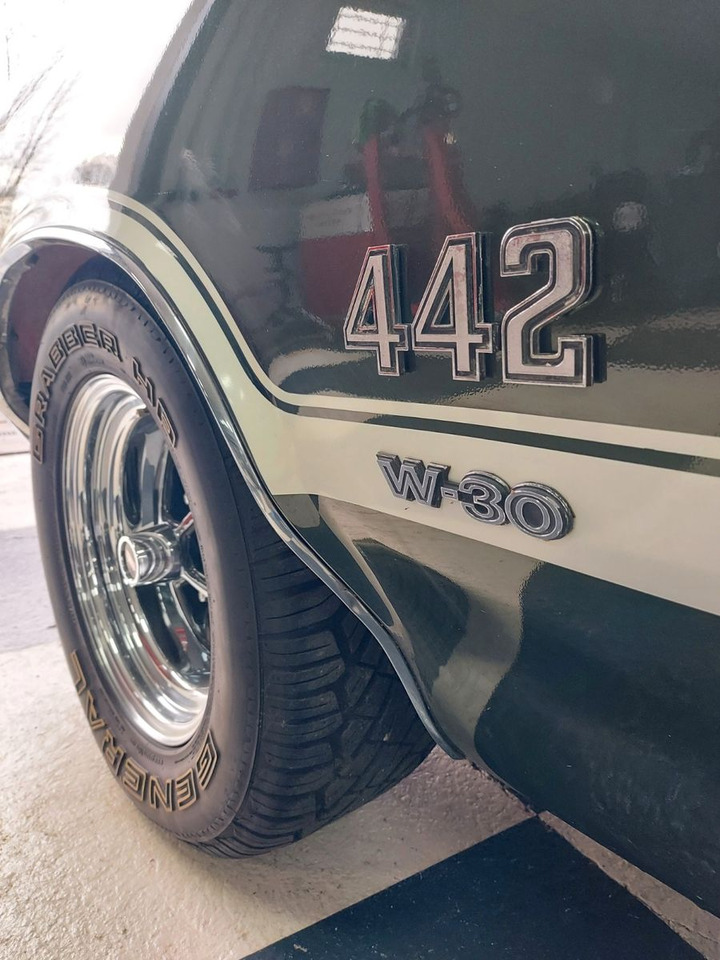 Oldsmobile Cutlass 442 V8 W30 Cabrio Coupe Hardtop H-Zulass - Cabrio: das Bild 2 Oldsmobile Cutlass 442 V8 W30 Cabrio Coupe Hardtop H-Zulass - Cabrio: das Bild 2