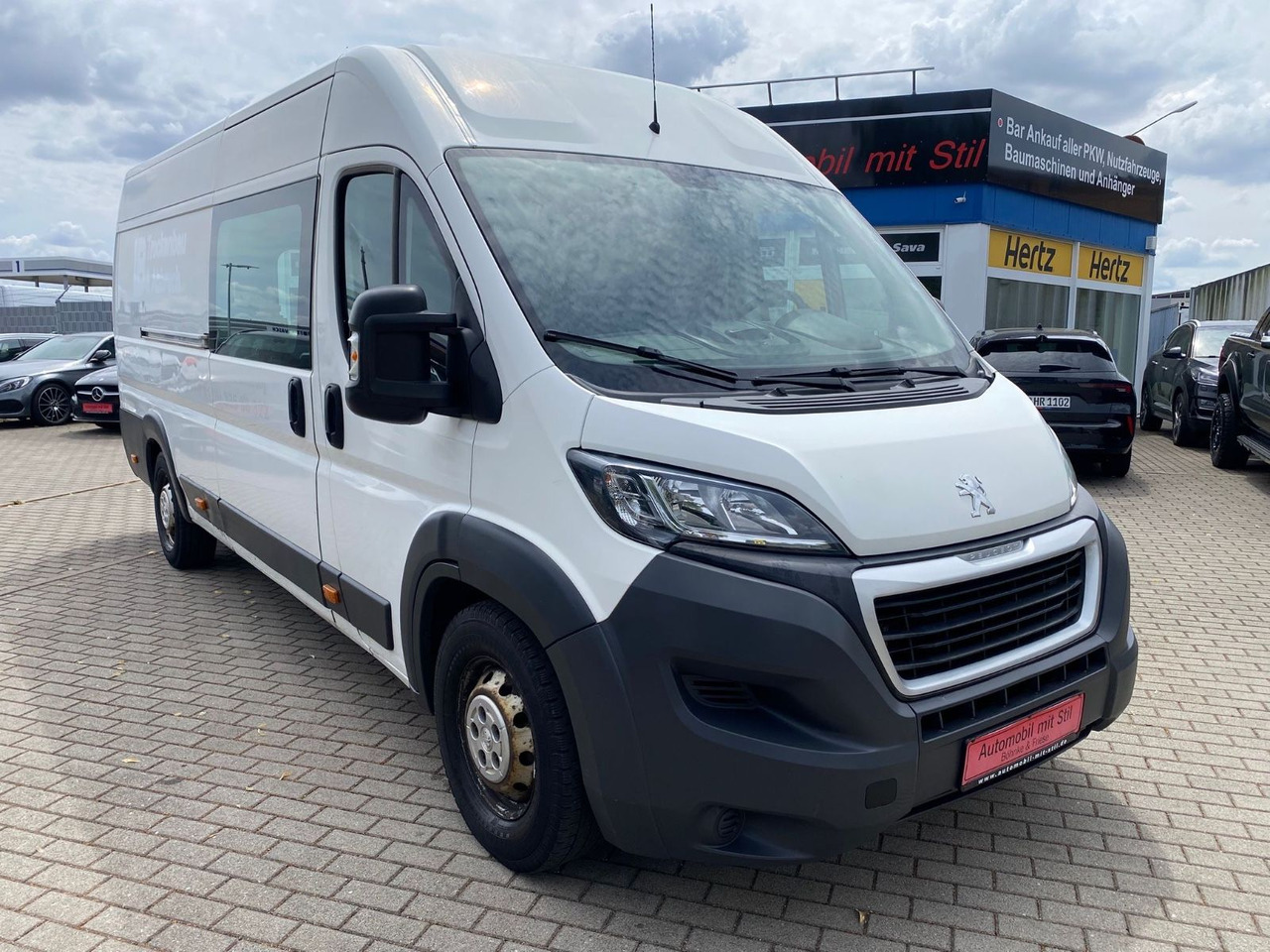 Peugeot Boxer Kasten Hochraum 435 L4H2 Komfort Plus Blue - Personentransporter: das Bild 2 Peugeot Boxer Kasten Hochraum 435 L4H2 Komfort Plus Blue - Personentransporter: das Bild 2