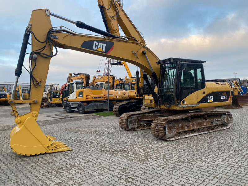 Caterpillar 323D NVT - Kettenbagger: das Bild 2 Caterpillar 323D NVT - Kettenbagger: das Bild 2