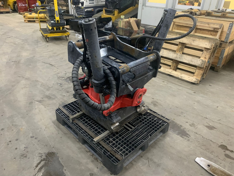 ROTOTILT R8 - Schnellwechsler: das Bild 1 ROTOTILT R8 - Schnellwechsler: das Bild 1