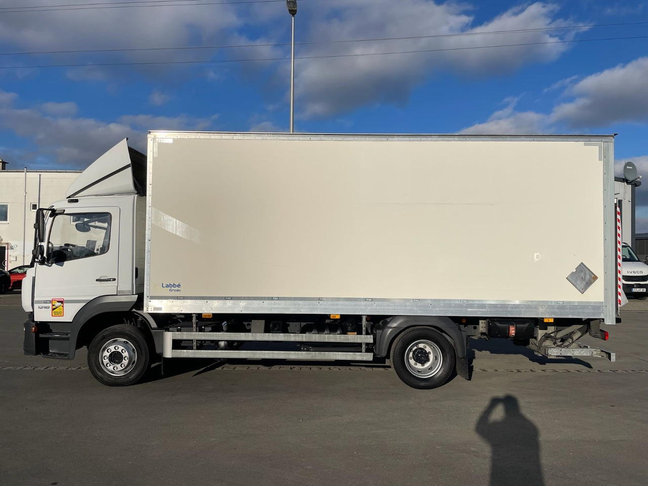 Mercedes-Benz Atego 1218 4x2 Koffer/FULL-ADR/EXIII/LBW/AC/EU6d - Koffer LKW: das Bild 4 Mercedes-Benz Atego 1218 4x2 Koffer/FULL-ADR/EXIII/LBW/AC/EU6d - Koffer LKW: das Bild 4