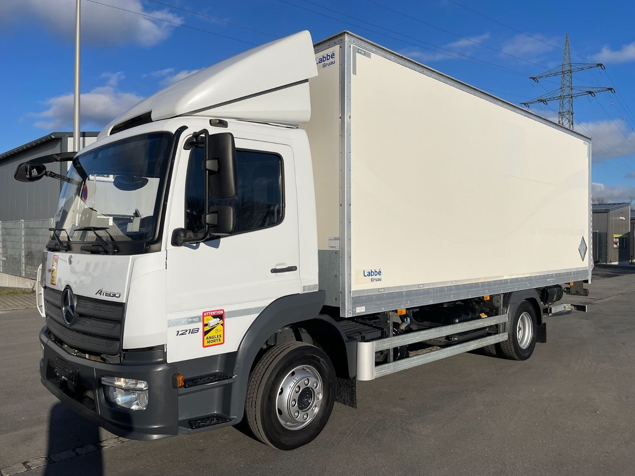 Mercedes-Benz Atego 1218 4x2 Koffer/FULL-ADR/EXIII/LBW/AC/EU6d - Koffer LKW: das Bild 3 Mercedes-Benz Atego 1218 4x2 Koffer/FULL-ADR/EXIII/LBW/AC/EU6d - Koffer LKW: das Bild 3