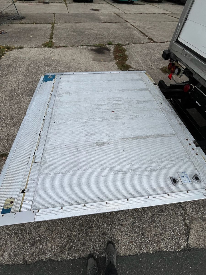 Koffer Auflieger Schmitz Cargobull SCB*S3B/CARRIER/Vector1550/LBW/BÄR/2347h/13,4m: das Bild 11 Koffer Auflieger Schmitz Cargobull SCB*S3B/CARRIER/Vector1550/LBW/BÄR/2347h/13,4m: das Bild 11