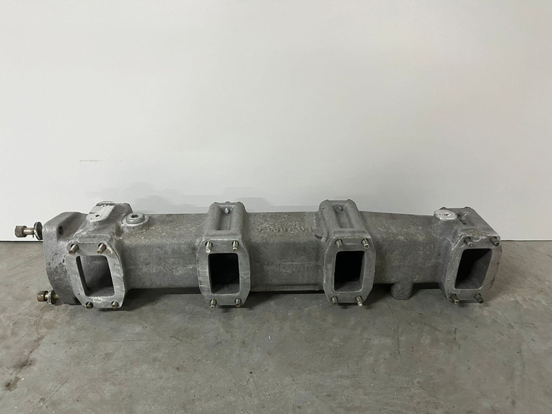 Liebherr A974 / P974 / R942 / R944 / R954 / R964 / R974 / R974B - A 974 / P 974 / R 942 / R 944 / R 954 / R 964 / R 974 / R 974B - Ansaugrohr: das Bild 4 Liebherr A974 / P974 / R942 / R944 / R954 / R964 / R974 / R974B - A 974 / P 974 / R 942 / R 944 / R 954 / R 964 / R 974 / R 974B - Ansaugrohr: das Bild 4