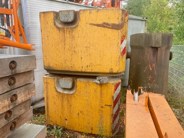 Liebherr Ballastplatten / Counterweight plates LTM 1200-5.1 - Ladekran für Baumaschine: das Bild 1 Liebherr Ballastplatten / Counterweight plates LTM 1200-5.1 - Ladekran für Baumaschine: das Bild 1