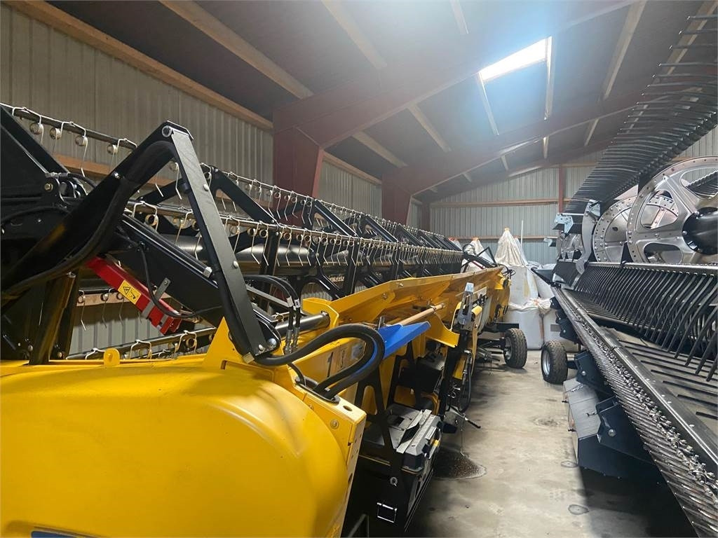 New Holland CR9.90 ST.V EU AMEA - Mähdrescher: das Bild 4 New Holland CR9.90 ST.V EU AMEA - Mähdrescher: das Bild 4