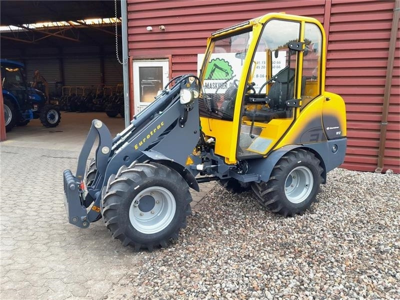 Eurotrac W12S med førerhus, skovl og gafler - Radlader: das Bild 2 Eurotrac W12S med førerhus, skovl og gafler - Radlader: das Bild 2