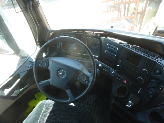 Sattelzugmaschine MERCEDES 963-4-A: das Bild 7 Sattelzugmaschine MERCEDES 963-4-A: das Bild 7