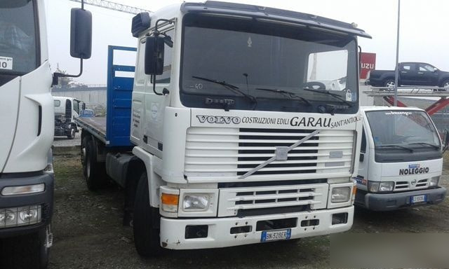 Volvo F.10 - Pritsche LKW: das Bild 2 Volvo F.10 - Pritsche LKW: das Bild 2