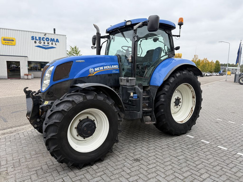 New Holland T7.210 Auto Command - Traktor: das Bild 1 New Holland T7.210 Auto Command - Traktor: das Bild 1