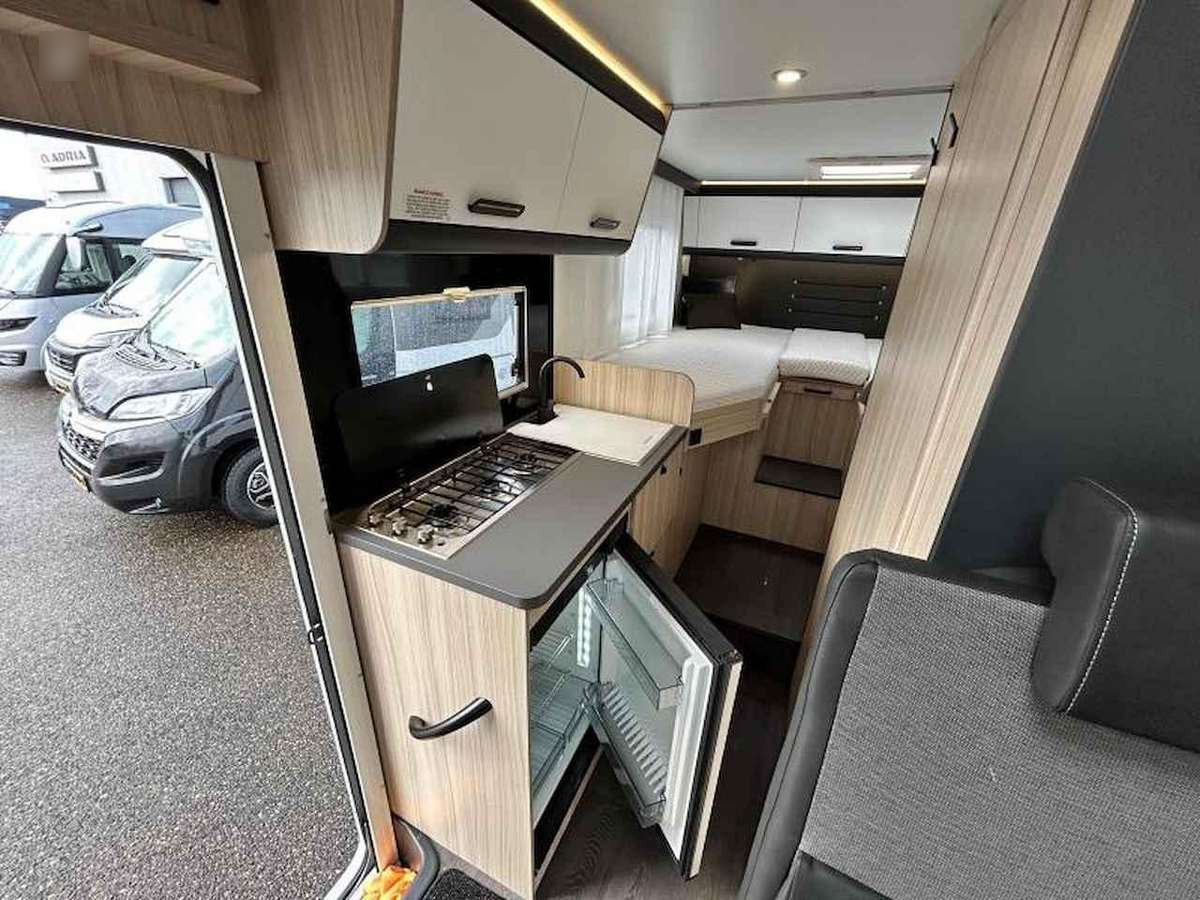 Teilintegriertes Wohnmobil SUN LIVING C 65 SL: das Bild 10
