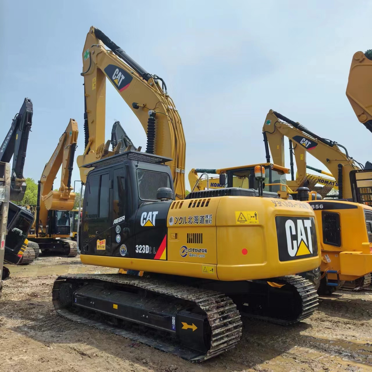 CATERPILLAR 323D2L - Kettenbagger: das Bild 2 CATERPILLAR 323D2L - Kettenbagger: das Bild 2