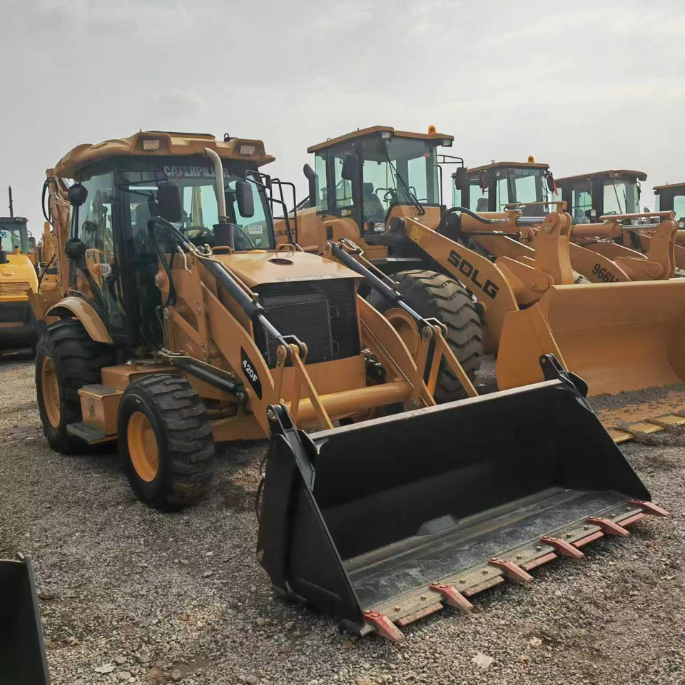 CATERPILLAR 420F - Baggerlader: das Bild 2 CATERPILLAR 420F - Baggerlader: das Bild 2
