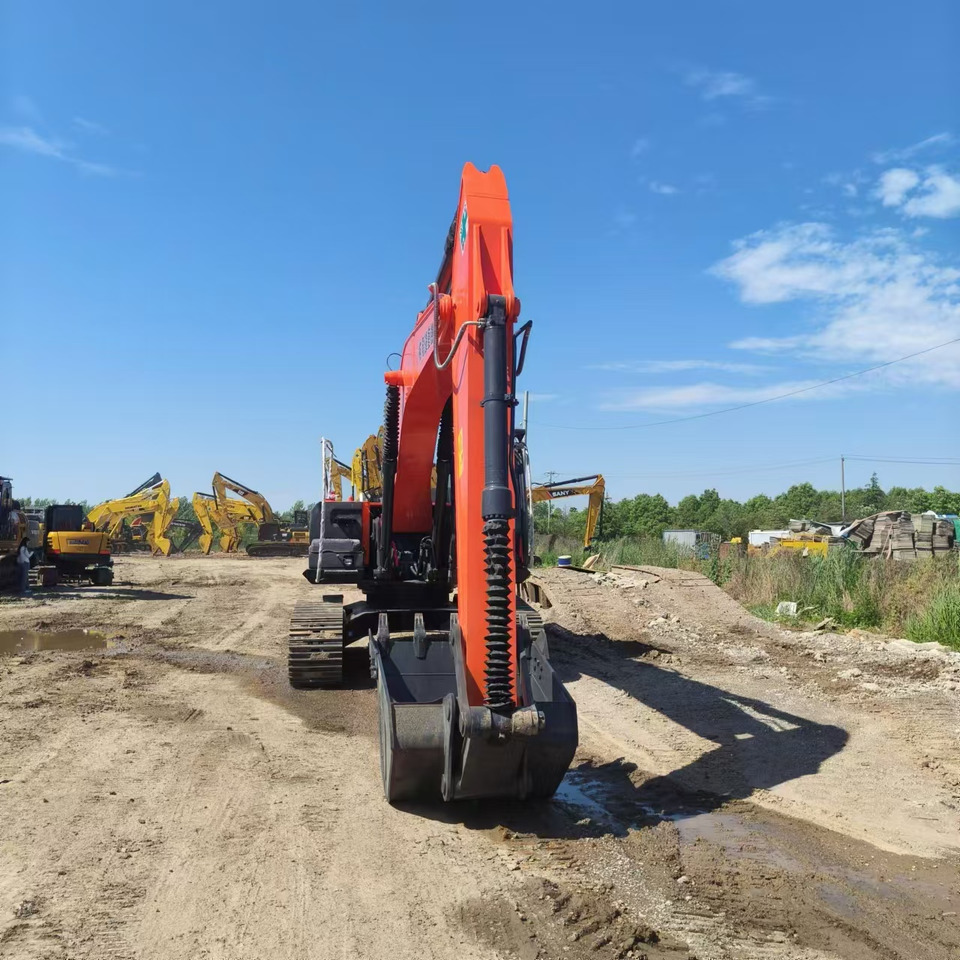 HITACHI ZX240 - Kettenbagger: das Bild 4 HITACHI ZX240 - Kettenbagger: das Bild 4
