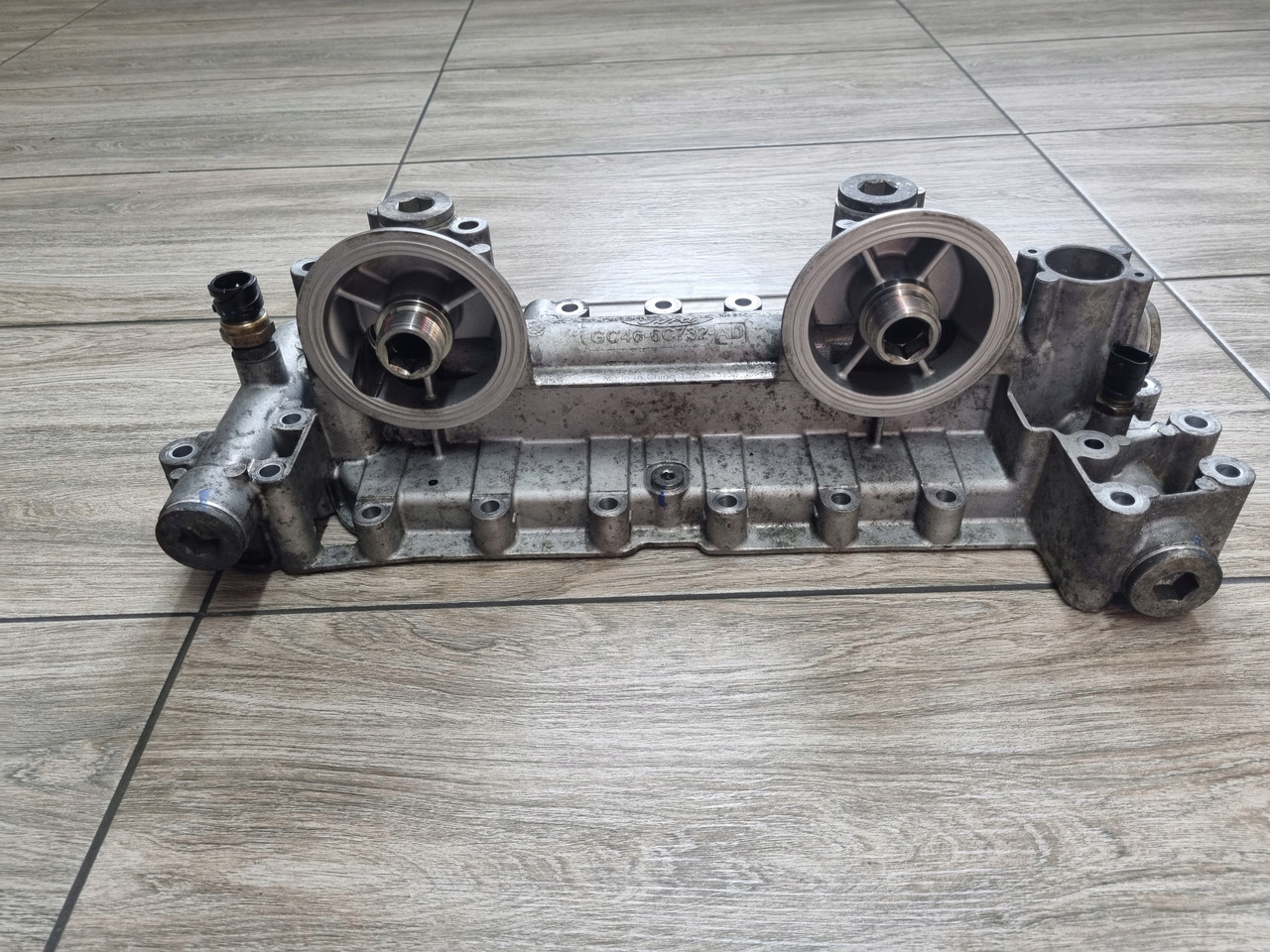 FORD PODSTAWA FILTRÓW OLEJU FORD F-MAX 500 GC46 6C732 AD - Ölfilter für LKW: das Bild 2 FORD PODSTAWA FILTRÓW OLEJU FORD F-MAX 500 GC46 6C732 AD - Ölfilter für LKW: das Bild 2