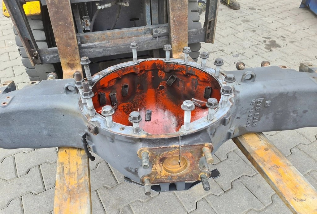 OBUDOWA MOSTU POCHWA MS17X 16 SZPILEK VOLVO FH 4 FM 4 FH 5 FM 5 A9673 1- 2D 8171382 - Transmission: das Bild 4 OBUDOWA MOSTU POCHWA MS17X 16 SZPILEK VOLVO FH 4 FM 4 FH 5 FM 5 A9673 1- 2D 8171382 - Transmission: das Bild 4